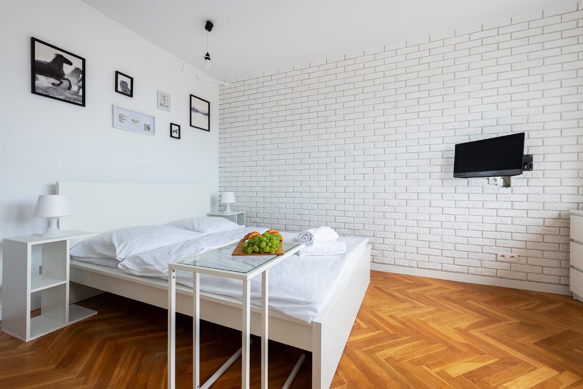 Apartment Tamka 40 Prywatne Mieszkanie W Poblizu Starego Miasta I Stadionu Narodowego 100m Od Metra Nowy Swiat Samodzielne Zameldowanie! Self Check-in System! Warschau